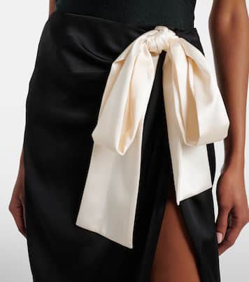 리본 디테일 실크 샤르뮤즈 맥시 스커트 | Saint Laurent