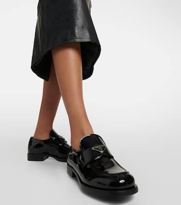 Mocassins en cuir verni à logo | Prada