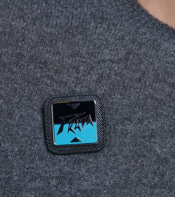 Insignia con logo de piel | Prada