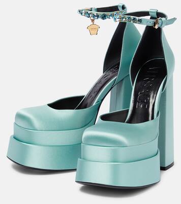 Plateau-Pumps Medusa Aevitas aus Satin | Versace