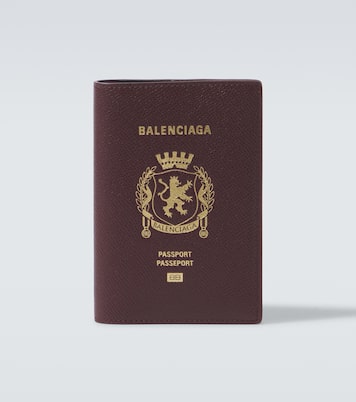 Logo leather passport holder | Balenciaga