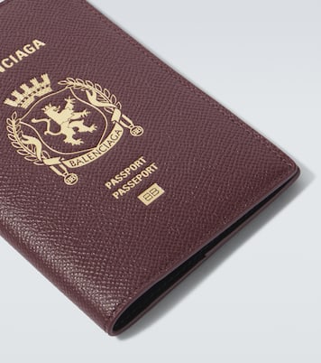 Logo leather passport holder | Balenciaga
