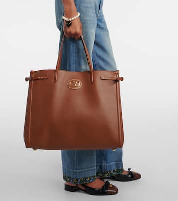 Antibes Large leather tote bag | Valentino Garavani
