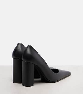 Pointy leather pumps | Alaïa