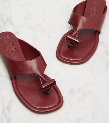 Toggle leather thong sandals | Loewe