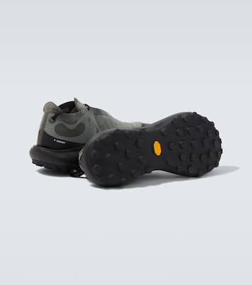Sneakers TheROCKER | Satisfy