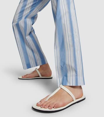 Sandalen T-Strap aus Leder | Toteme