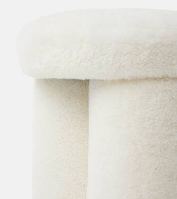Big Foot sheepskin stool | 101 Copenhagen