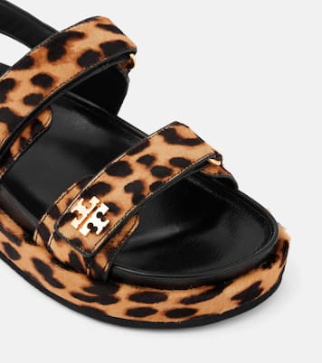Bedruckte Plateausandalen Kira aus Kalbshaar | Tory Burch