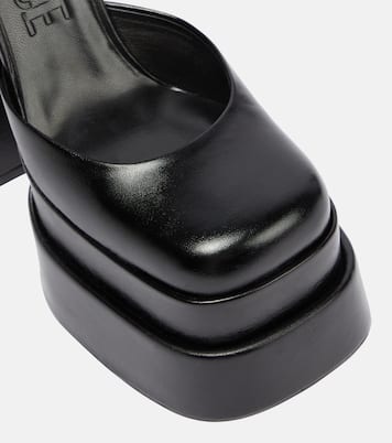 Plateau-Pumps Medusa Aevitas aus Lackleder | Versace