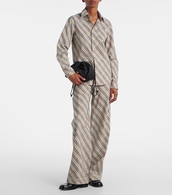 Reversible leather-trimmed pouch | Burberry