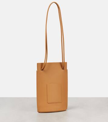 Pebble Dice leather pouch | Loewe