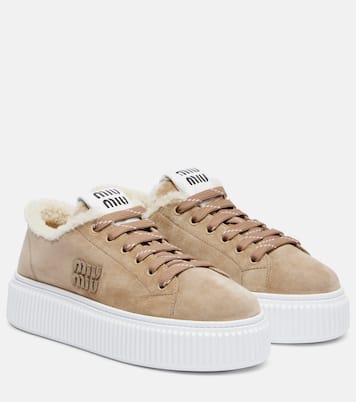 Plateau-Sneakers aus Veloursleder mit Shearling | Miu Miu