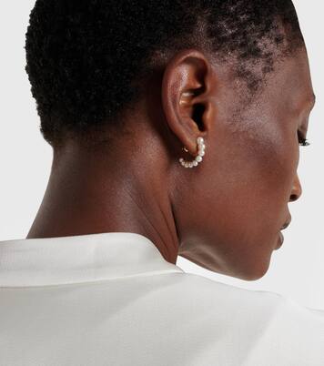 Petit Boucle de Perle 14kt gold hoop earring with freshwater pearls | Sophie Bille Brahe
