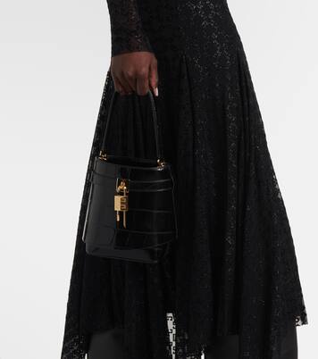 Shark Lock Medium leather bucket bag | Givenchy