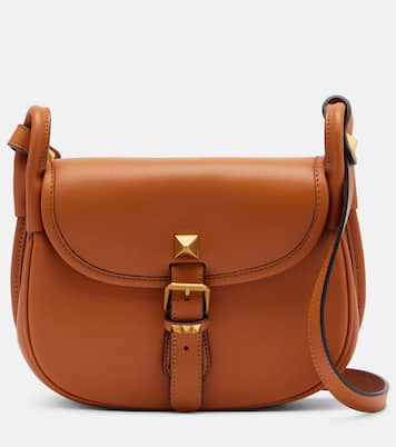 Flaneuse Rockstud Medium leather crossbody bag | Valentino Garavani