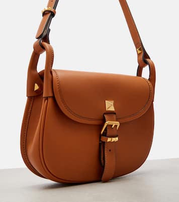 Flaneuse Rockstud Medium leather crossbody bag | Valentino Garavani