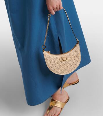 VLogo Signature raffia-effect shoulder bag | Valentino Garavani