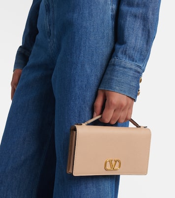 Portemonnaie mit Kettenriemen VLogo aus Leder | Valentino Garavani