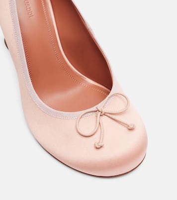 Pumps Lila 95 aus Satin | Amina Muaddi