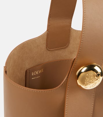Pebble Medium leather bucket bag | Loewe
