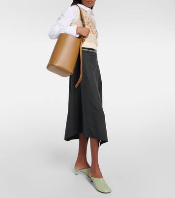 Pebble Medium leather bucket bag | Loewe