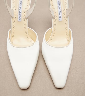 Salones destalonados Borelapla de satén | Manolo Blahnik