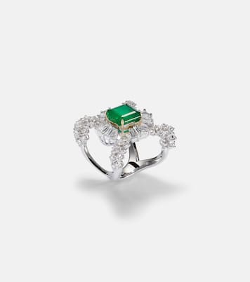 Reign Supreme 18kt white gold ring with emerald and diamonds | Yeprem