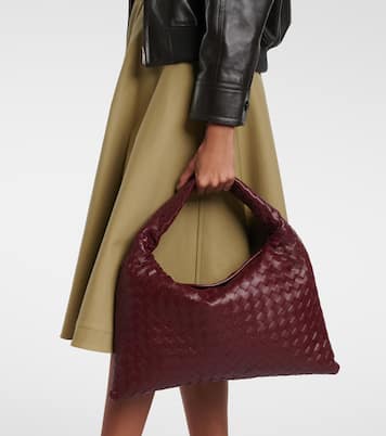 Hop Small leather shoulder bag | Bottega Veneta