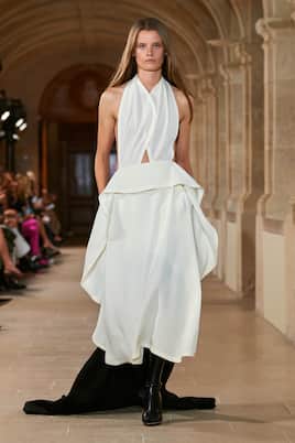 Robe longue en crêpe et satin | Victoria Beckham