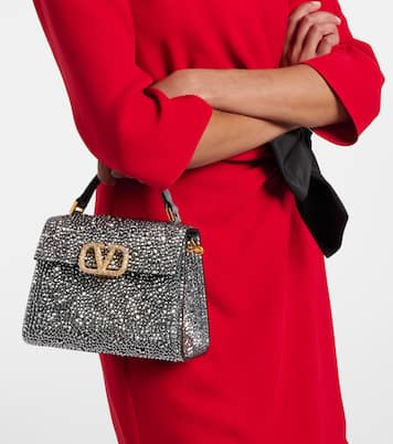 Tote Bag VSling Small aus Veloursleder mit Kristallen | Valentino Garavani