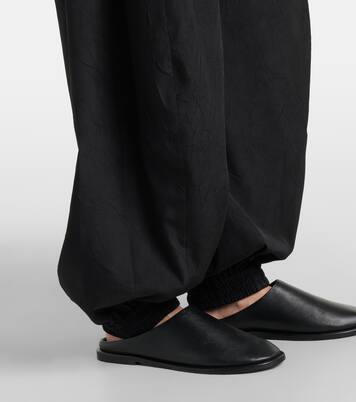 Barrel-leg pants | Róhe