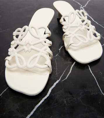 Pantoletten Petal Anagram aus Leder | Loewe