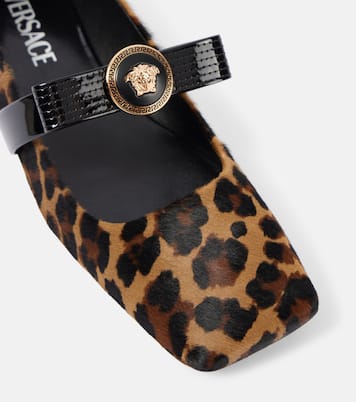 Gianni Ribbon小牛毛玛丽珍平底鞋 | Versace