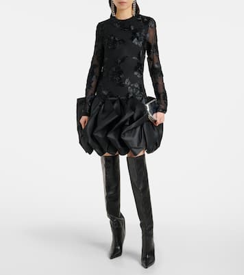 Robe brodée en satin à fleurs | Rotate