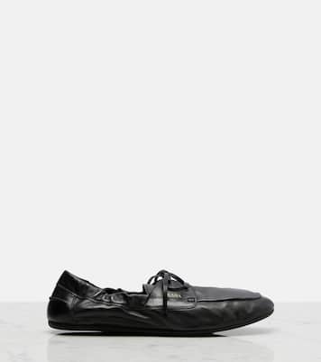 Shuffle leather boat shoes | Prada