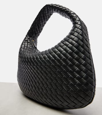 Veneta Medium leather shoulder bag | Bottega Veneta