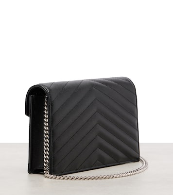 Cassandre Envelope Small leather wallet on chain | Saint Laurent