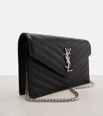 Cassandre Envelope Small leather wallet on chain | Saint Laurent