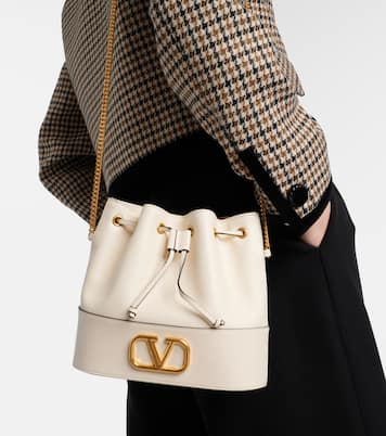 VLogo Signature Small leather bucket bag | Valentino Garavani