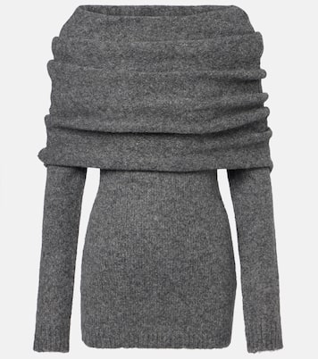 Pull  | Entire Studios