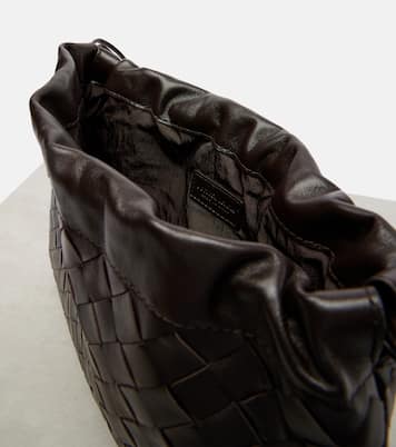 Dustbag Medium leather clutch | Bottega Veneta