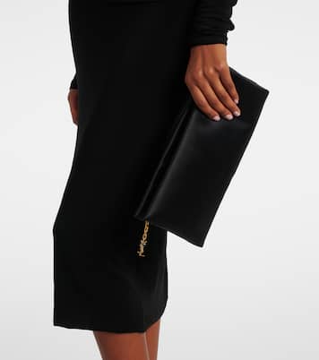 Supple satin clutch | Saint Laurent