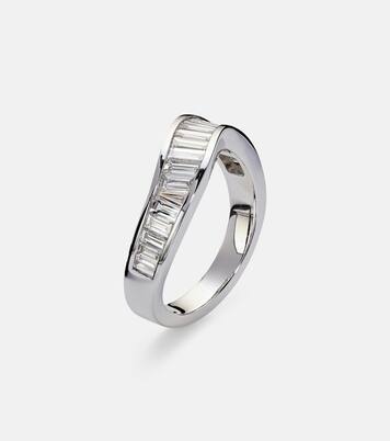 Wave 18kt white gold ring with diamonds | Anita Ko