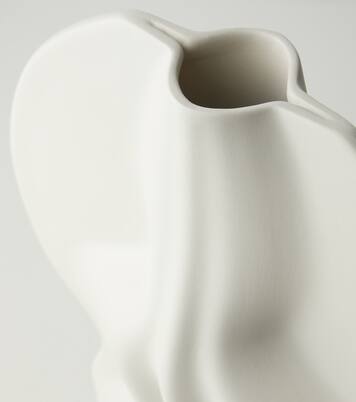 Brolic ceramic vase by Bradley L. Bowers | Cassina