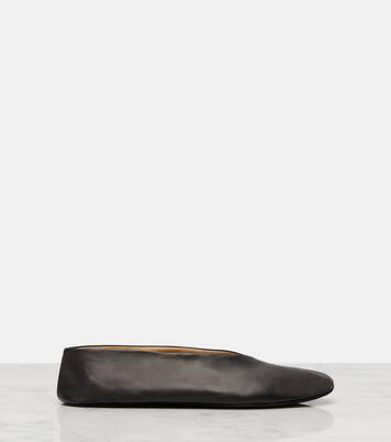 Zapatos slip-on Stella de piel | The Row