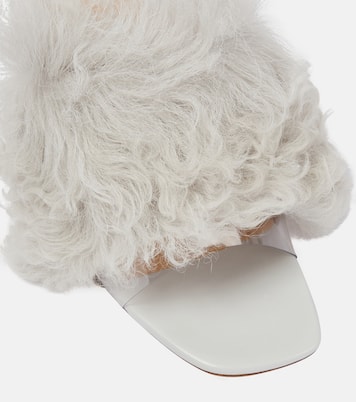 Mules en shearling et PVC | Magda Butrym