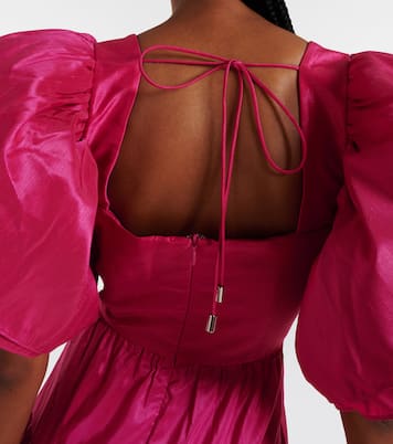 Robe Niarah | Rebecca Vallance