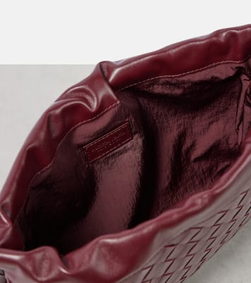 Dustbag Medium leather clutch | Bottega Veneta