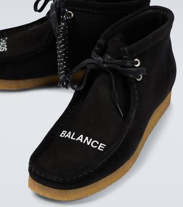 X Undercover Desert Boots Wallabee aus Veloursleder | Clarks Originals